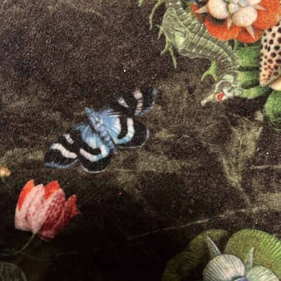 Vogliobene pouch with skull and flowers - Picture 10 of 15